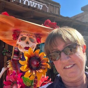 Meet your Posher, Dawn